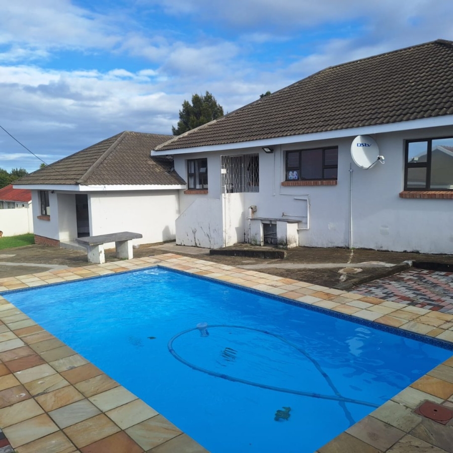 5 Bedroom Property for Sale in Amalinda Eastern Cape